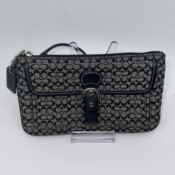 Coach Vintage Soho Black Mini Signature wristlet in EUC